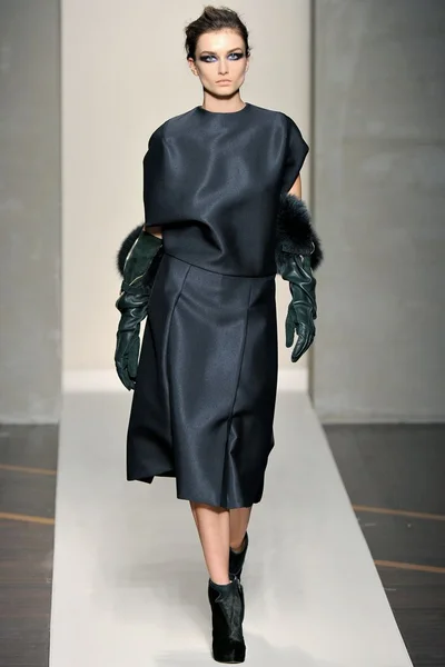 Look 19